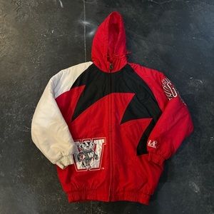Vintage Wisconsin Badgers Sharktooth Logo Athletic Puffer Jacket
